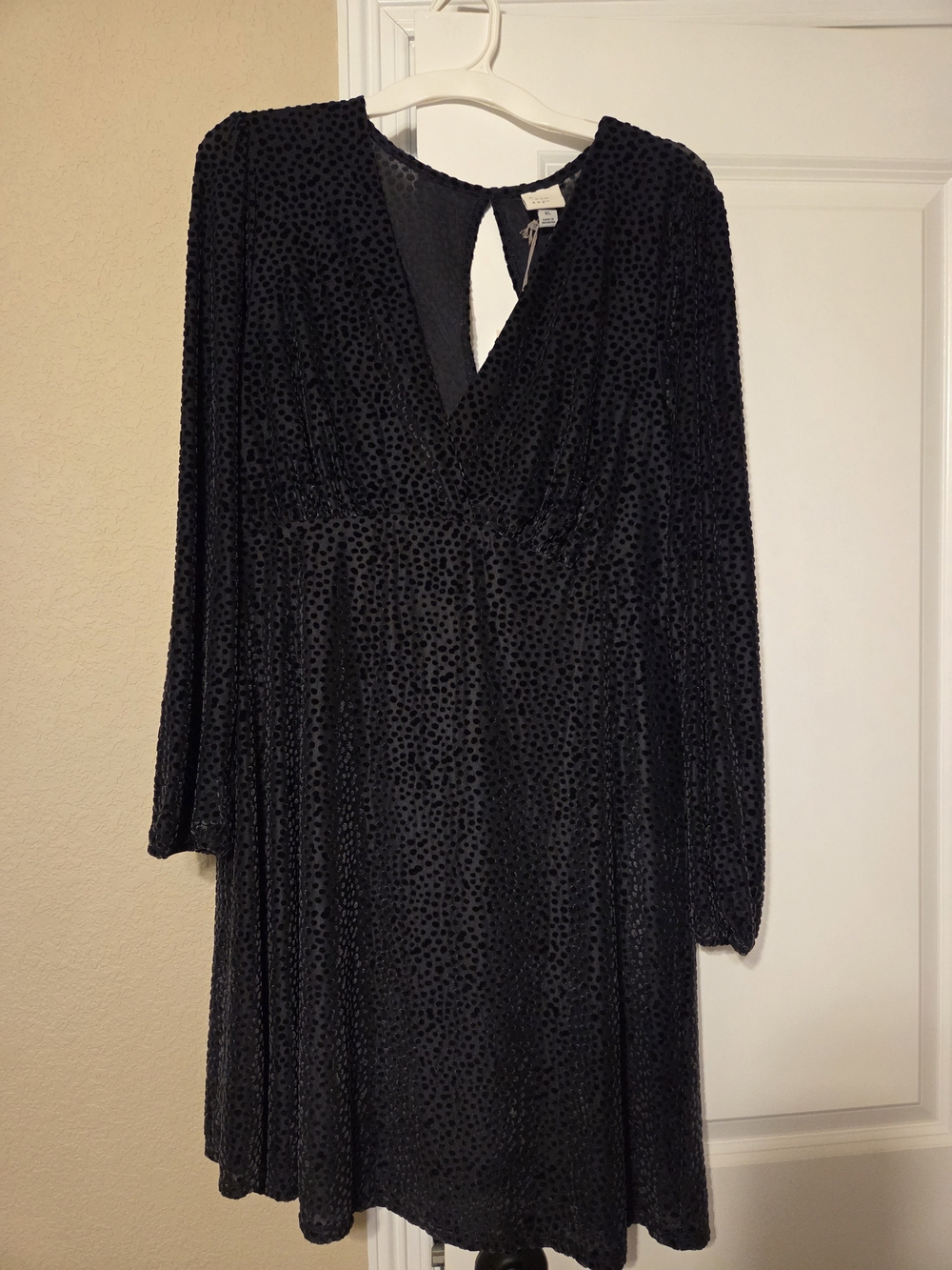 Women’s Hunter Green Velvet Dot Long-Sleeve Dress